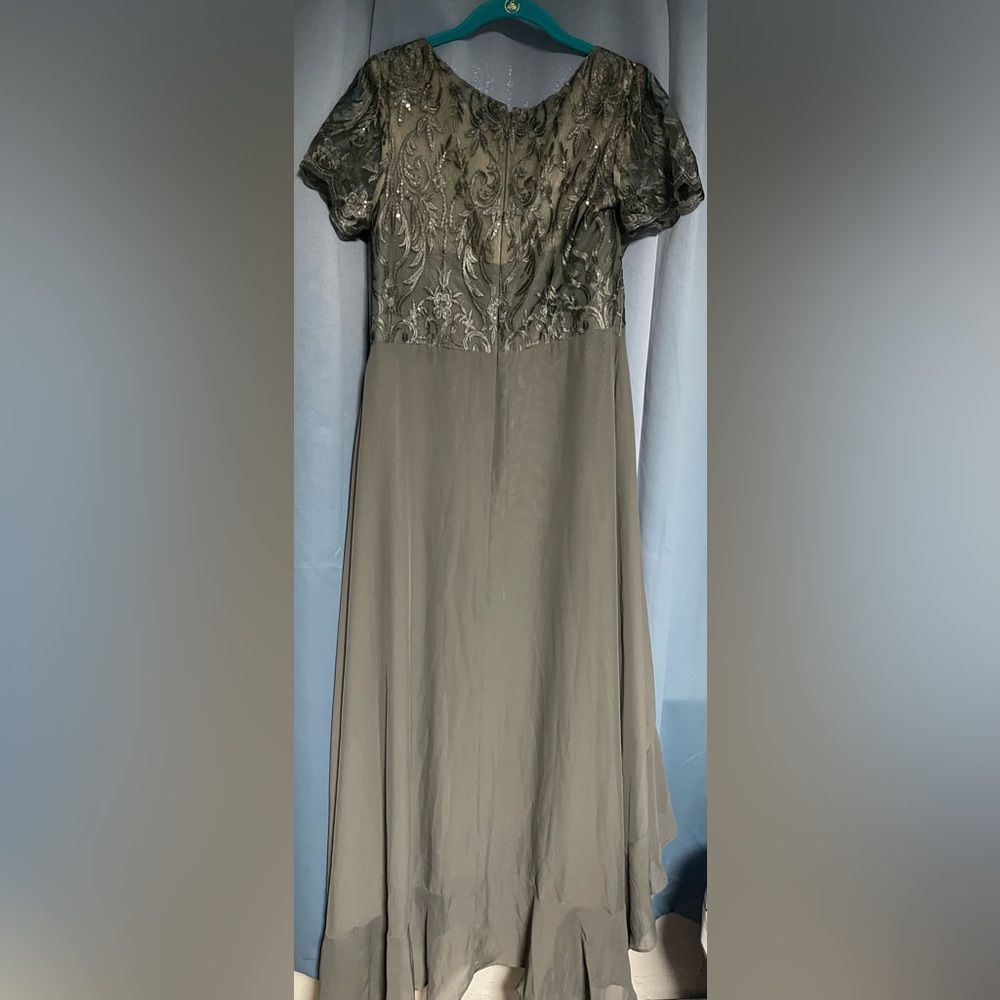 Mother of the Bride Dress. New Never Worn